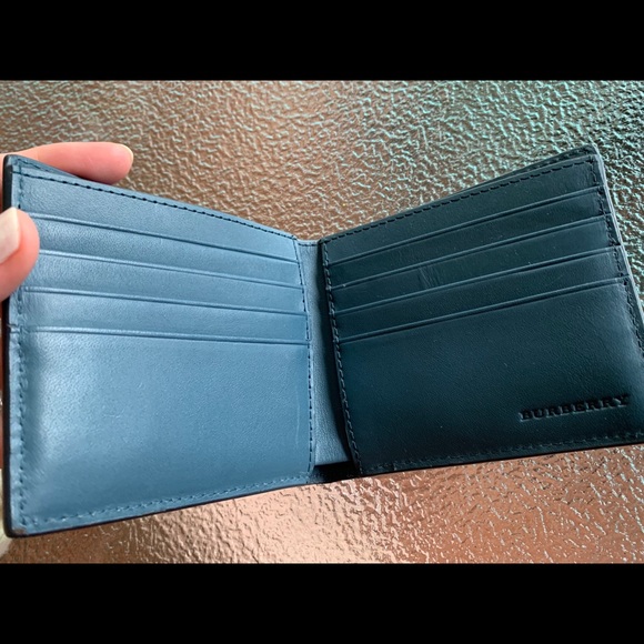 Burberry Men’s Wallet - Picture 7 of 9